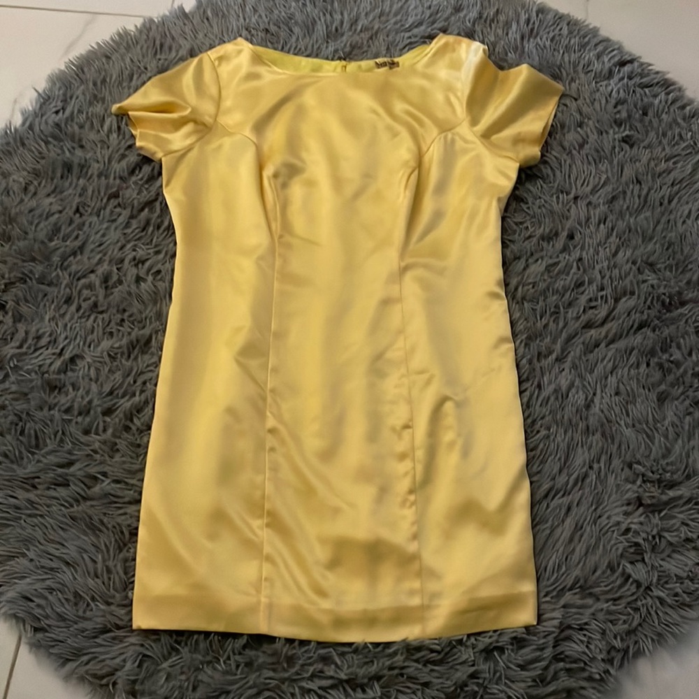 I am selling two woman dresses